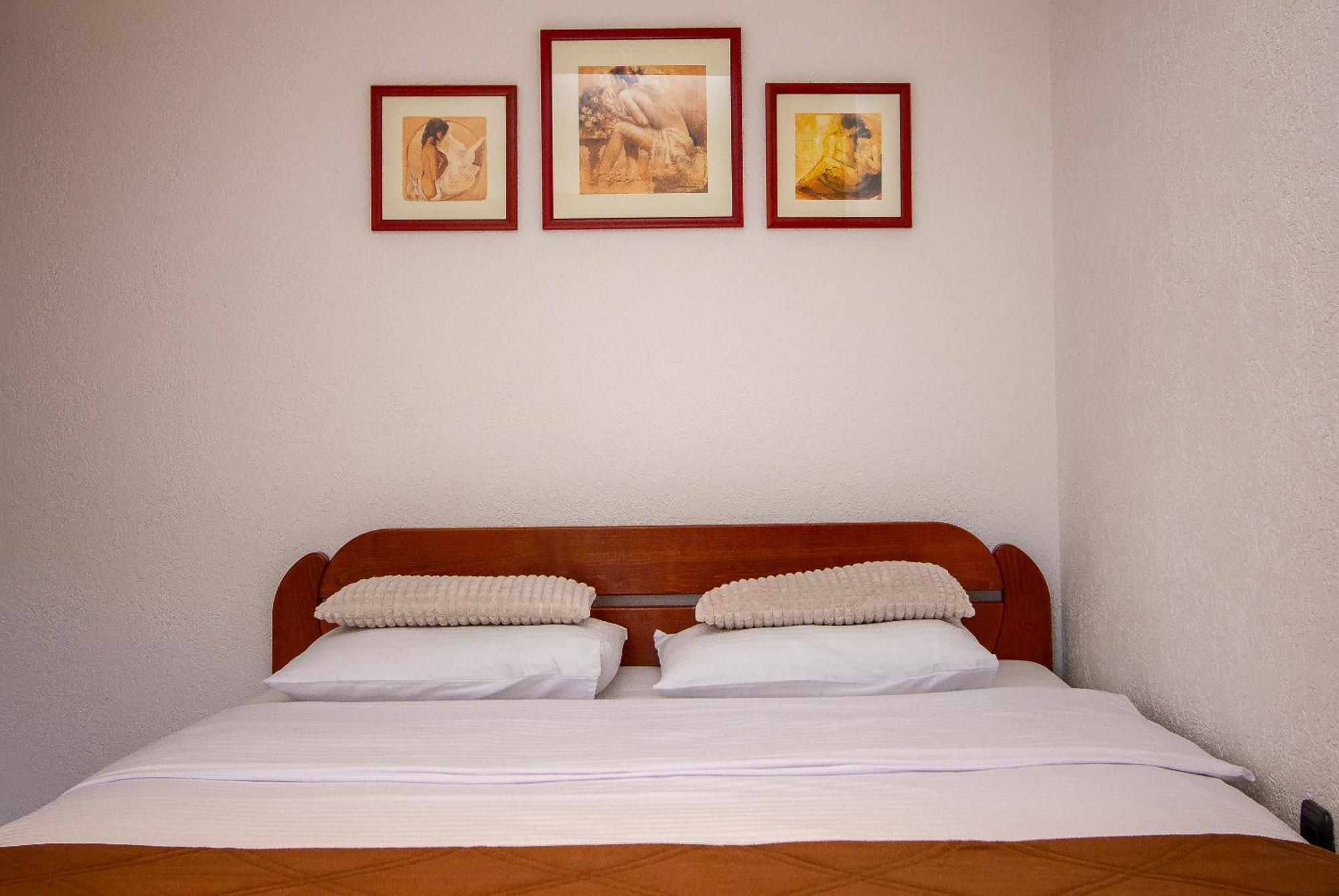 Guest House Jedro Petrovac 外观 照片