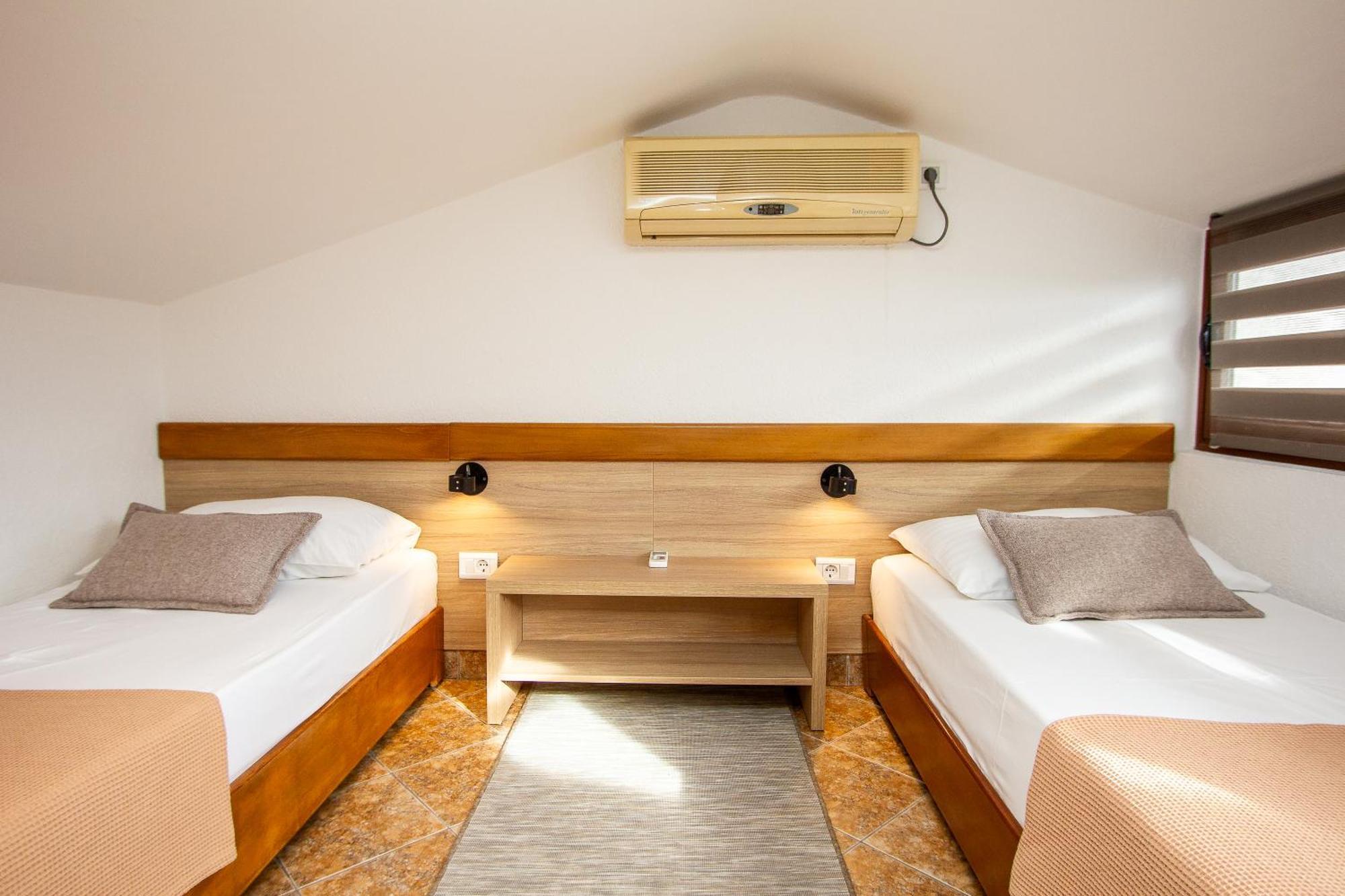 Guest House Jedro Petrovac 外观 照片