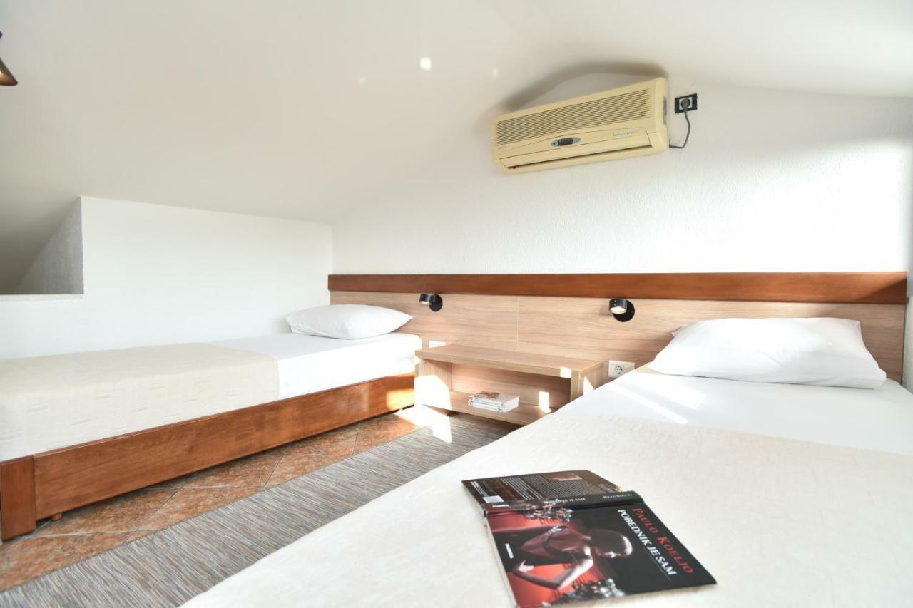 Guest House Jedro Petrovac 外观 照片