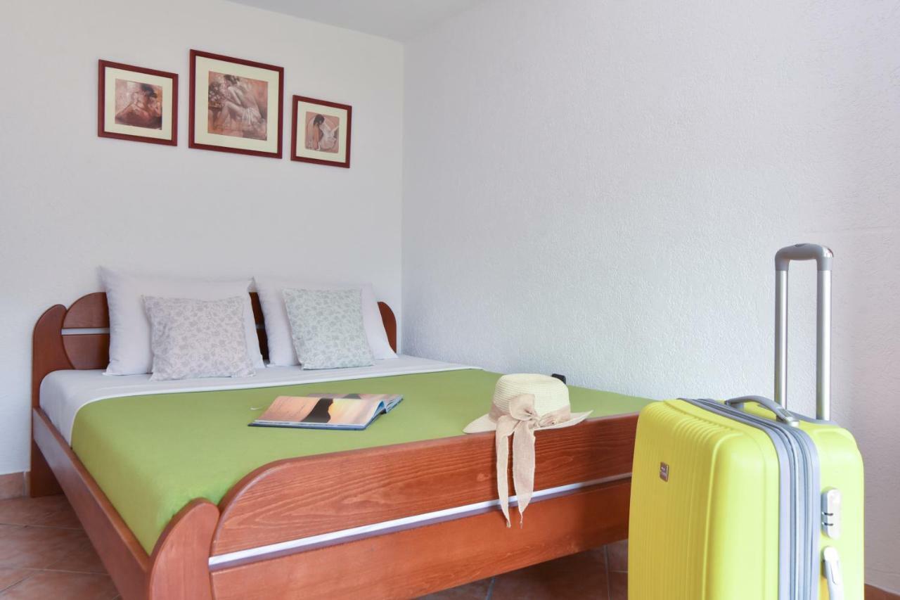 Guest House Jedro Petrovac 外观 照片