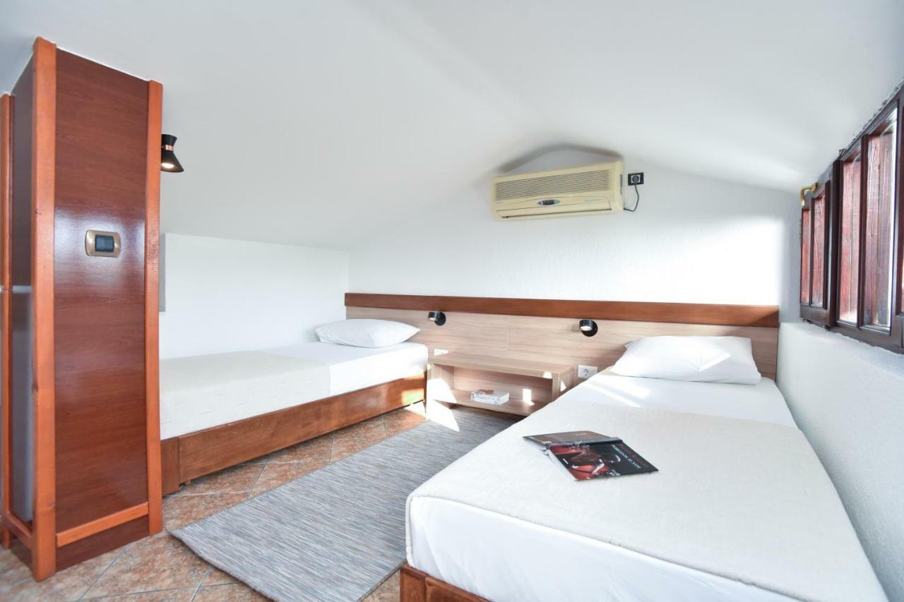 Guest House Jedro Petrovac 外观 照片