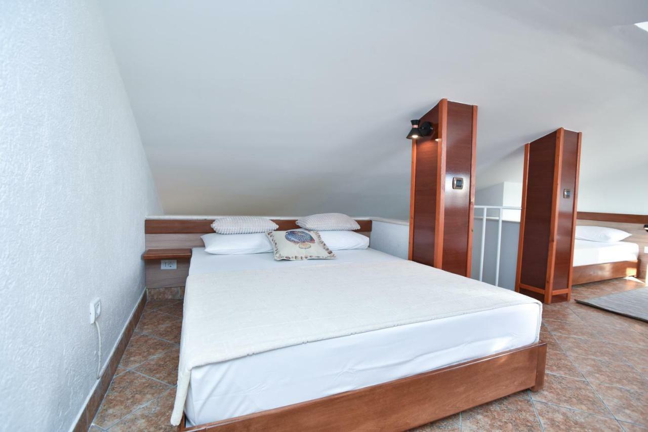 Guest House Jedro Petrovac 外观 照片