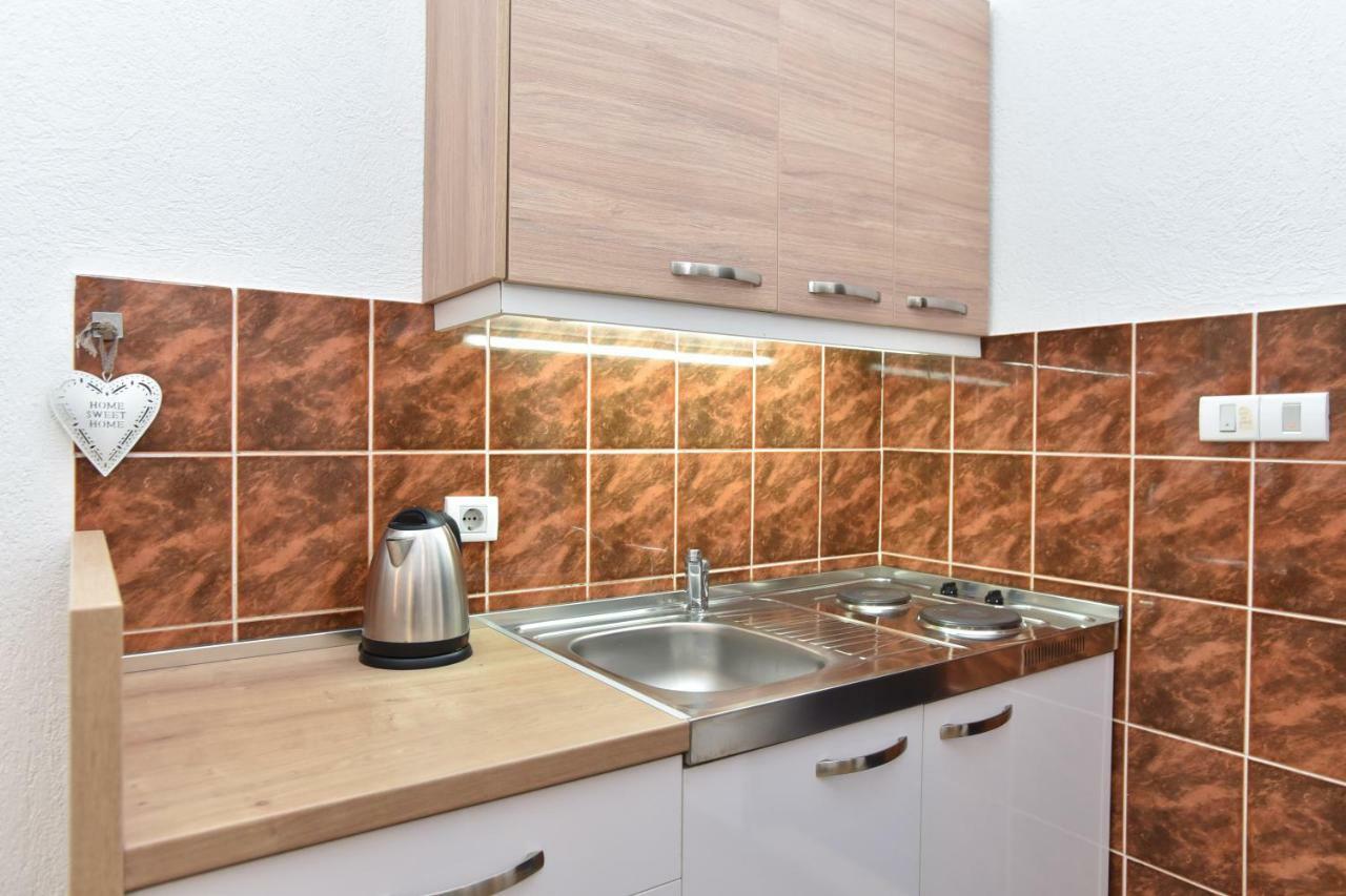 Guest House Jedro Petrovac 外观 照片